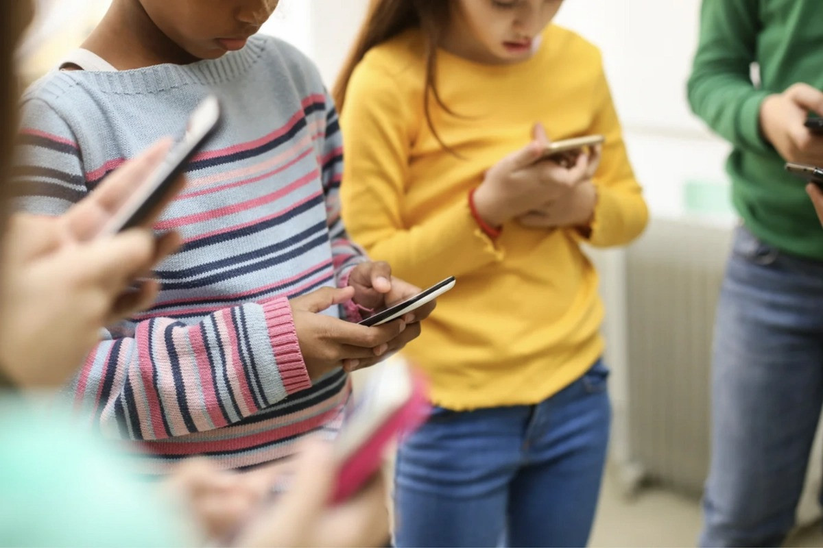 Uşaqların sosial mediaya girişi məhdudlaşır