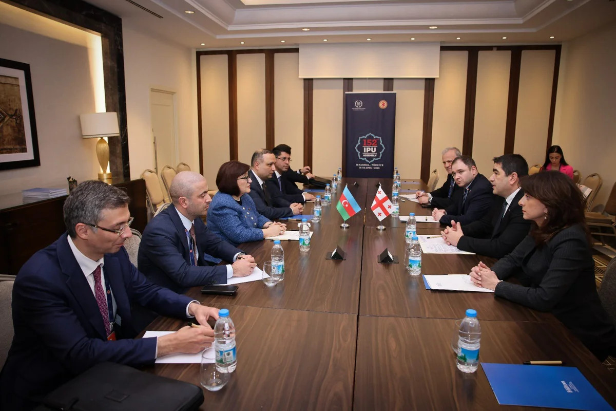 Sahibə Qafarova mükafatlandırıldı