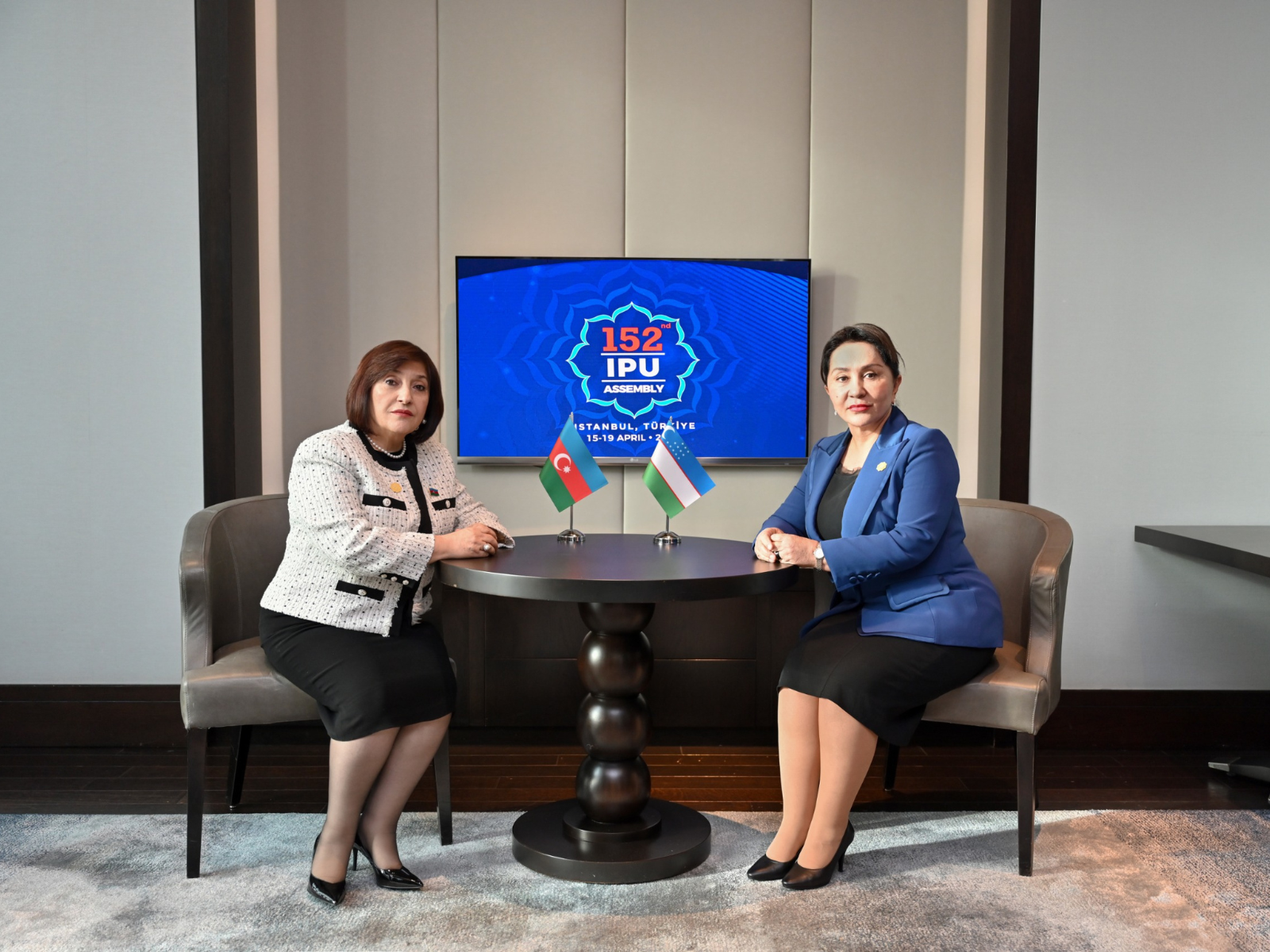 Sahibə Qafarova İstanbulda özbəkistanlı həmkarı ilə görüşdü