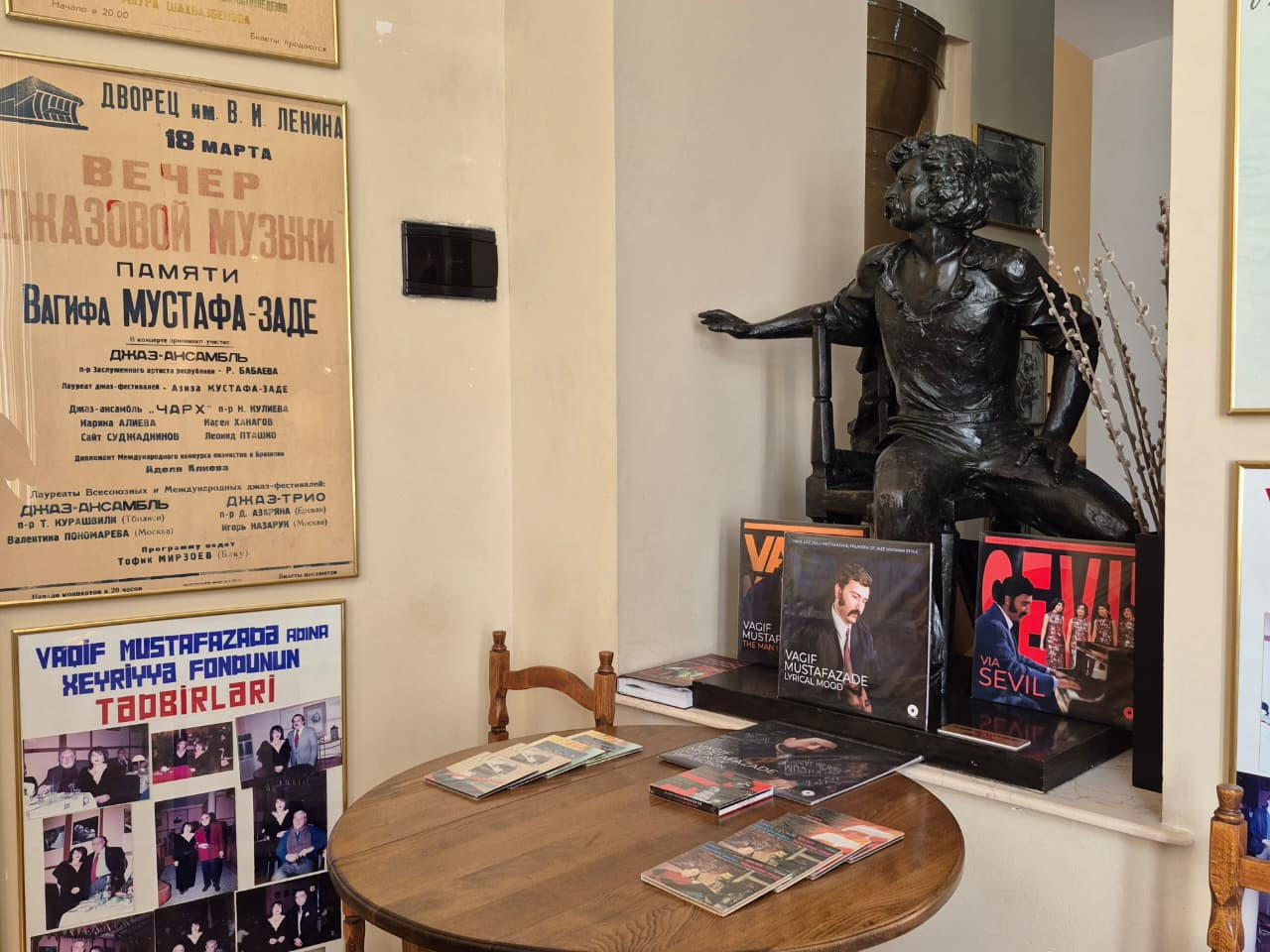 Əbədiyyət axtarışında donmuş zaman –