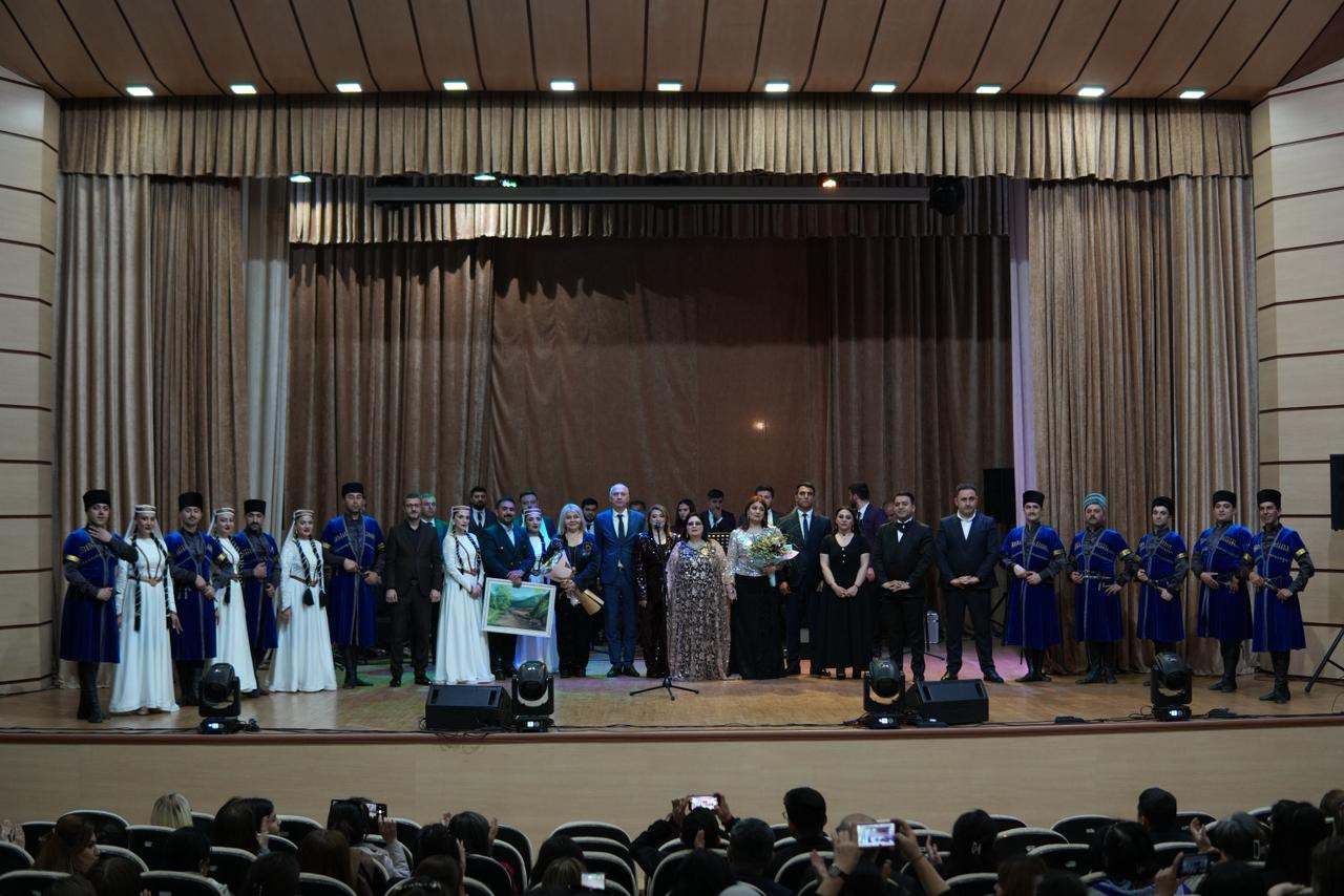 “Göygöl” Dövlət Mahnı və Rəqs Ansamblının Lənkəranda konserti keçirilib