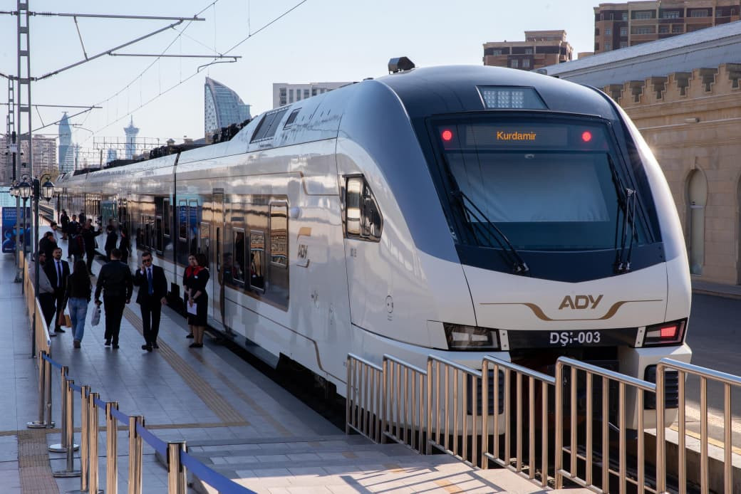 Polad relslər üzərində yeni rahatlıq -