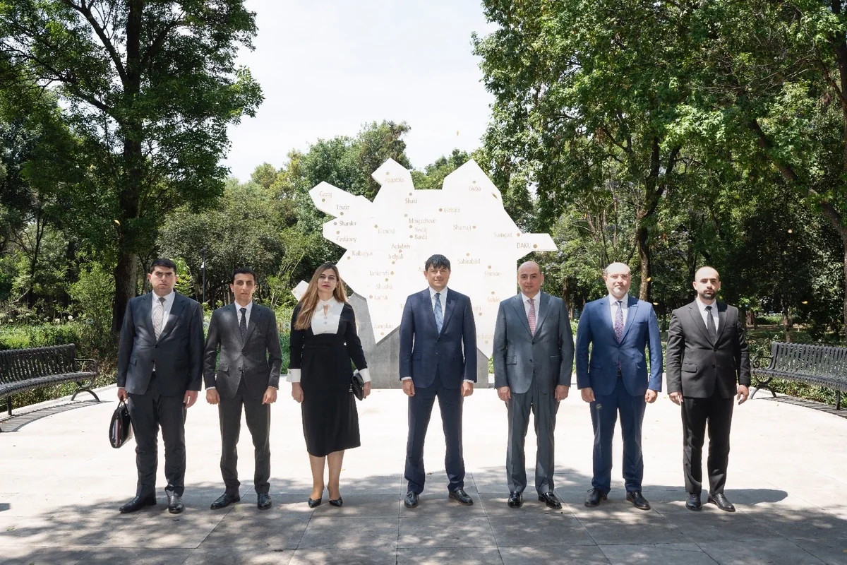 Azərbaycan rəsmiləri Meksikada səfərdədir