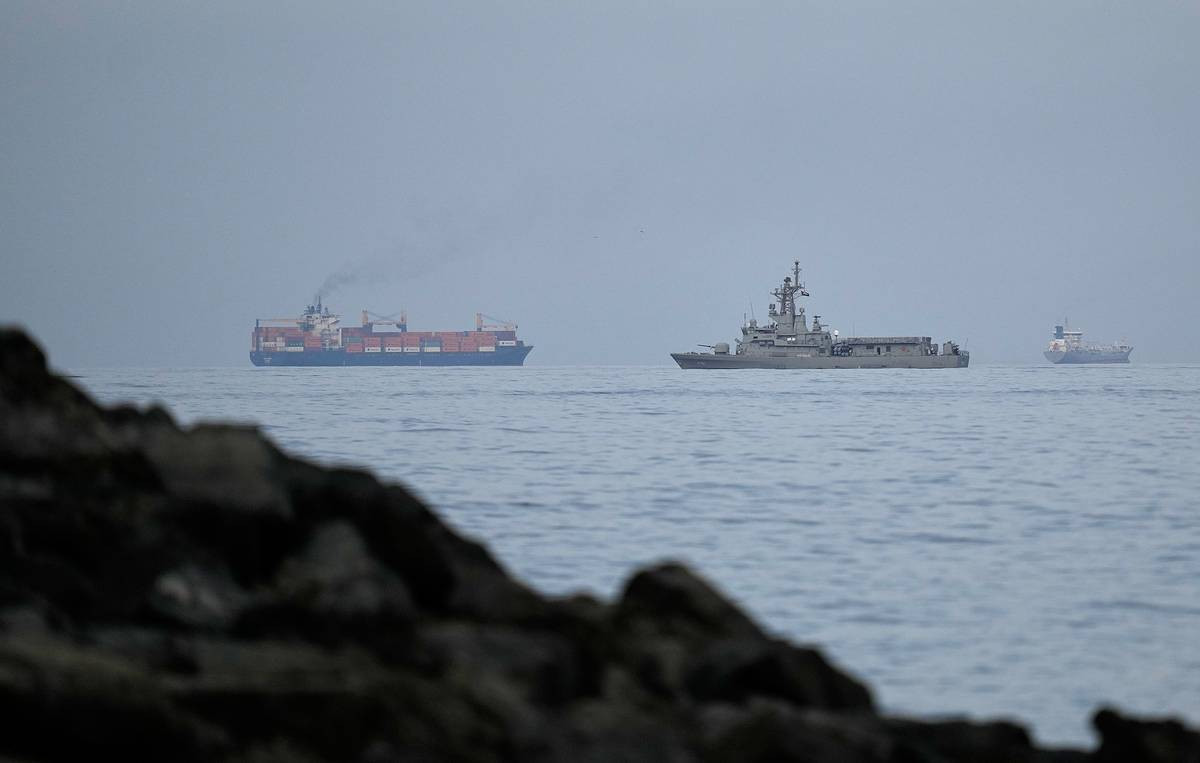 Hörmüz boğazında gərginlik: Gəmilər marşrutlarını dəyişir