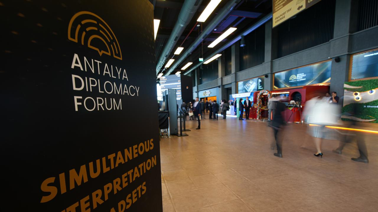 Antalya Diplomatiya Forumunda İran–ABŞ dolayı danışıqları müzakirə olunur