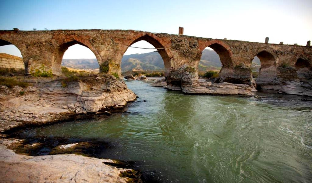 Azərbaycanın daşlaşmış tarix xəritəsi –