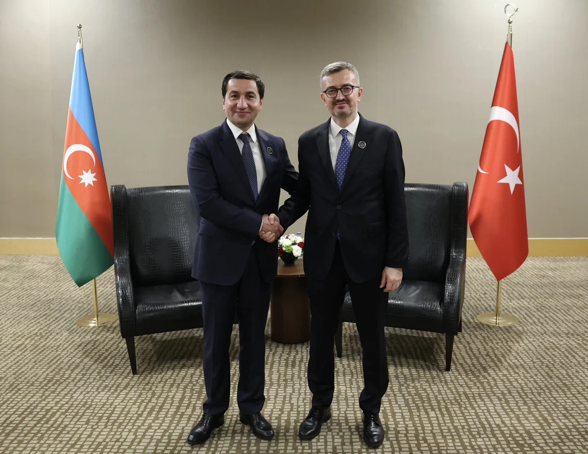 Burhanəddin Duran və Hikmət Hacıyev Antalya Diplomatiya Forumu çərçivəsində görüşüblər