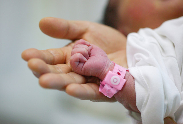 Məşhur hospitalda KÖRPƏ ÖLDÜ