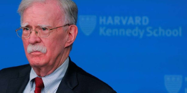 İran Ağ Evin zəifliyini hiss edir