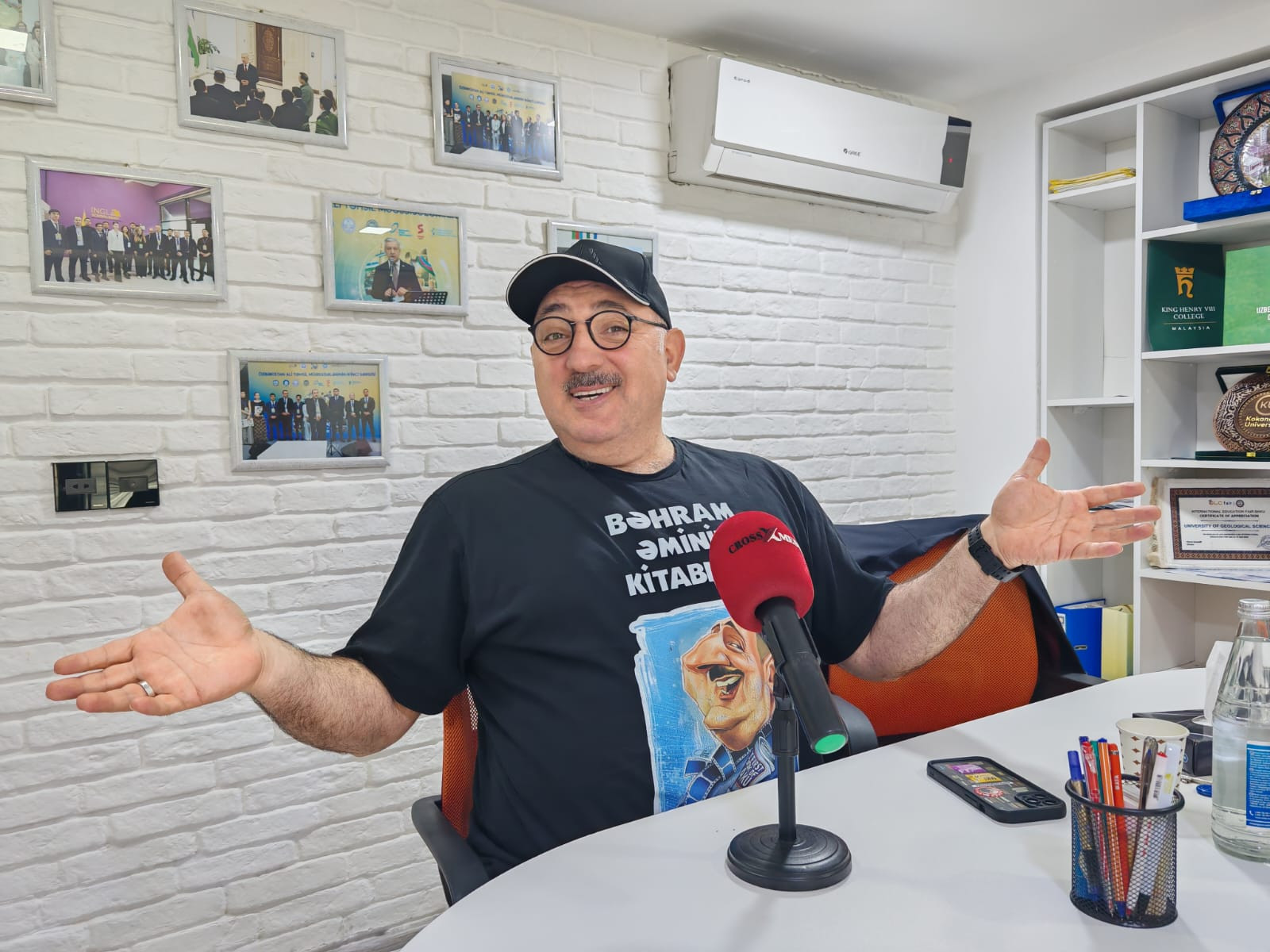 Səhnəni niyə tərk etdi? -