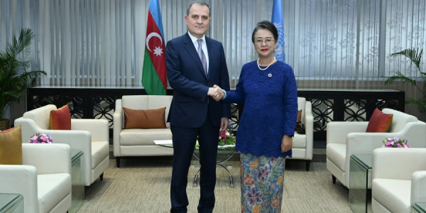 Ceyhun Bayramov BMT rəsmisi ilə Azərbaycanın beynəlxalq rolunu müzakirə edib