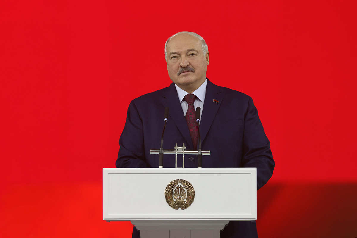 Lukaşenko: Mən diktator deyiləm