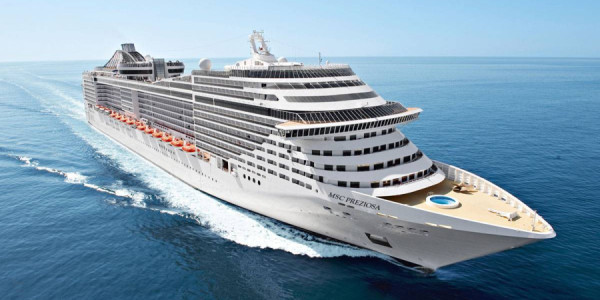 Kruiz gəmiləri Fars körfəzini tərk edir