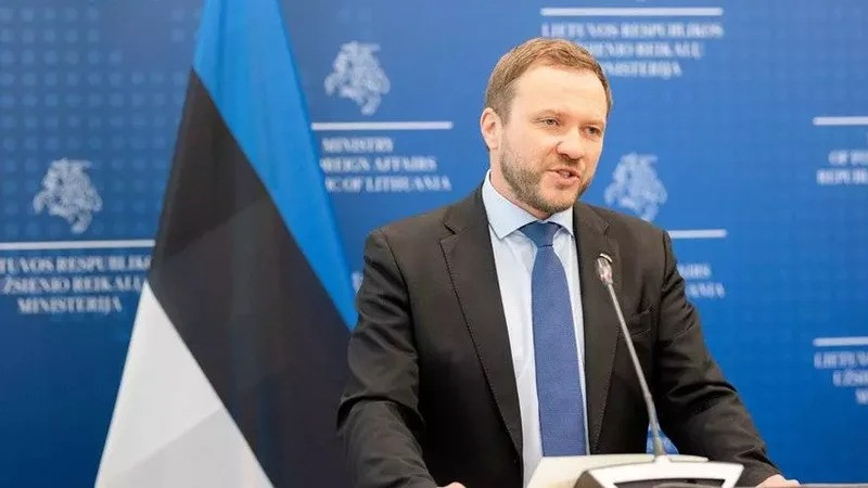 Estoniya Slovakiya Baş nazirinə hava məkanını bağladı