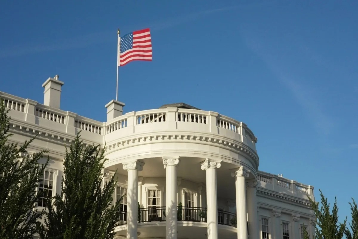 Ağ Ev İranla razılaşma və müharibə risklərini müzakirə edir
