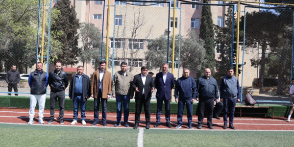 Yasamal rayonunda Ümummilli Lider Heydər Əliyevin anadan olmasının 103-cü ildönümünə həsr olunmuş silsilə idman yarışlarının minifutbol idman növü üzrə yarışına start verilib