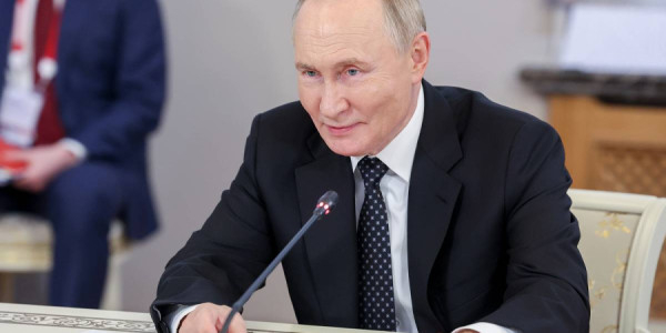 Putin Kiyevlə bağlı rəsmiləşdirmə açıqlaması ilə diqqət çəkdi