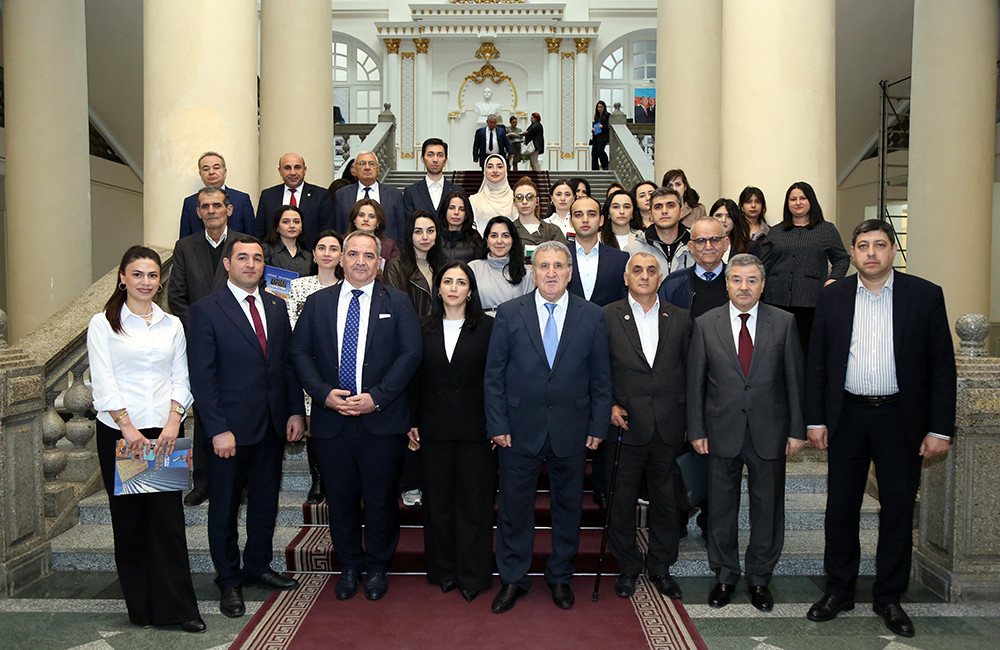 Akademik İsa Həbibbəyli “Azərbaycan elmi: Humanitar və rəqəmsal təfəkkürün qovşağında” mövzusunda ustad dərsi keçib