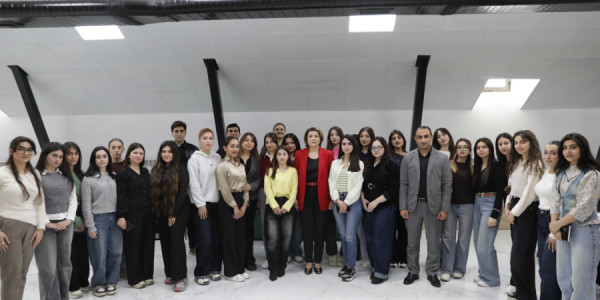 BDU-da “Danışır təcrübə” layihəsinin növbəti qonağı “APA Media Group”un prezidenti Vüsalə Mahirqızı olub