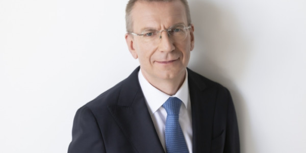 Latviya Prezidenti Azərbaycana rəsmi səfərə gəlib