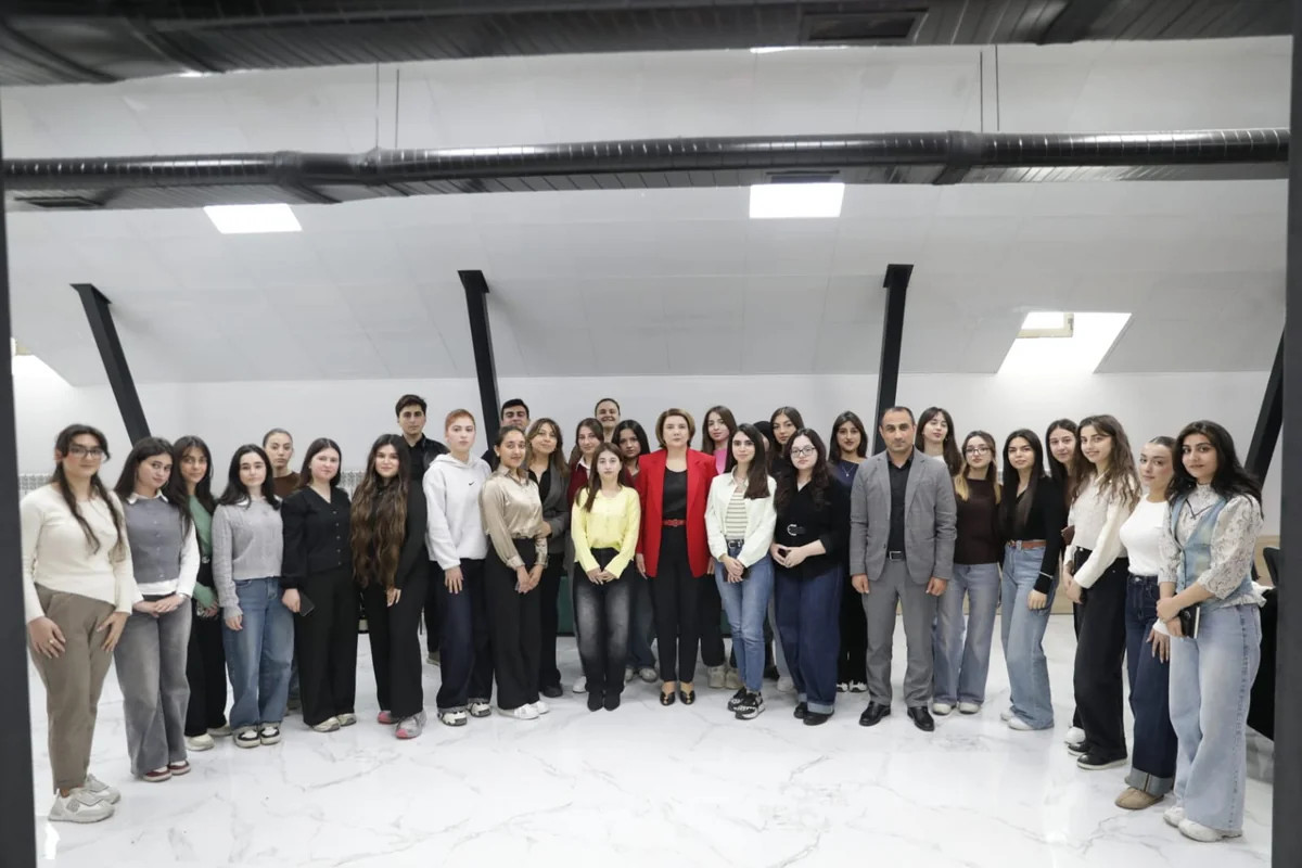 BDU-da "Danışır təcrübə" layihəsinin növbəti qonağı "APA Media Group"un baş direktoru Vüsalə Mahirqızı olub