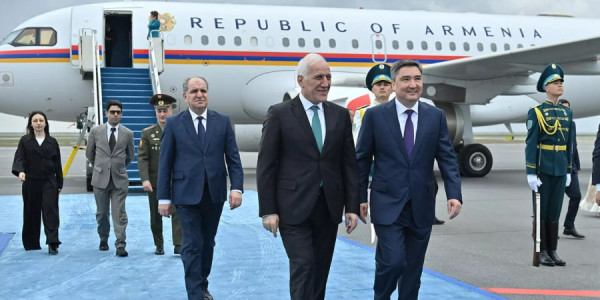 Ermənistan prezidenti Astanaya gedib