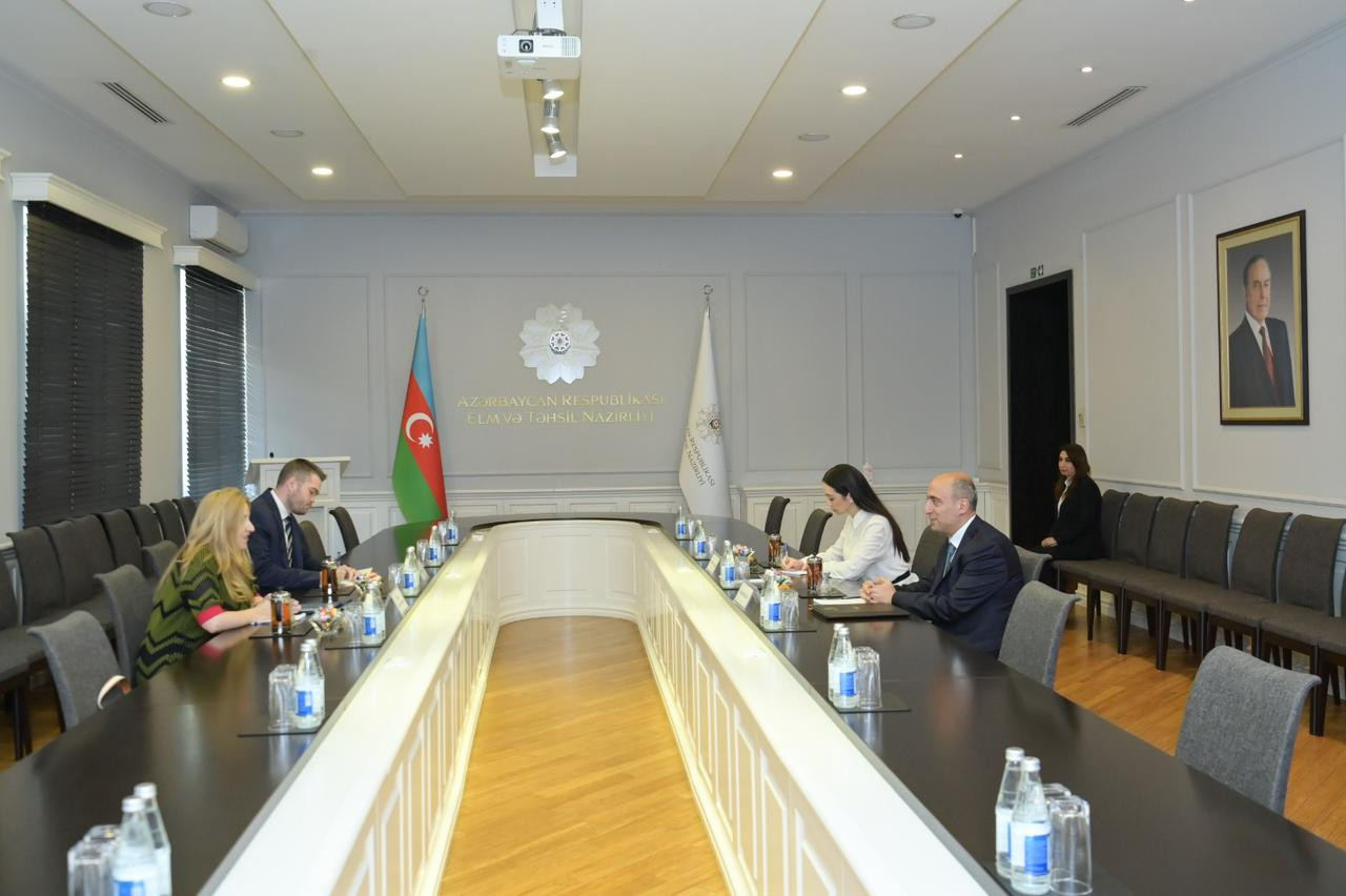 Emin Əmrullayev Yunanıstan səfiri ilə görüşüb