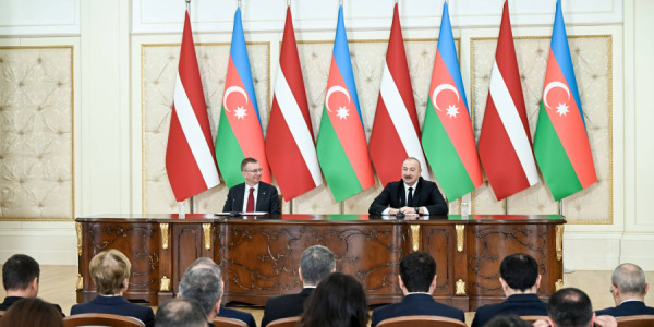 Azərbaycan və Latviya prezidentləri mətbuata bəyanatlarla çıxış ediblər -