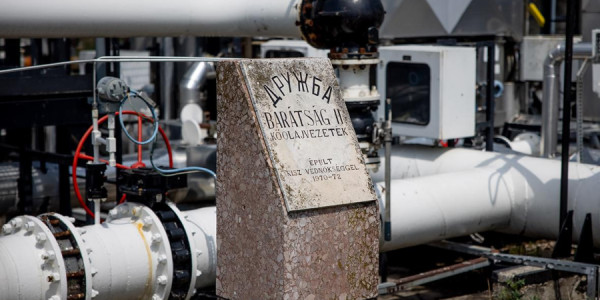 Ukrayna hərəkətə keçdi: "Drujba" kəmərində neft axını bərpa olunur