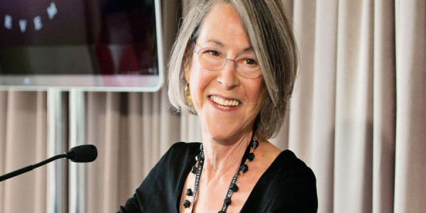 Luiza Qlük: Tənhalığın estetika zirvəsi