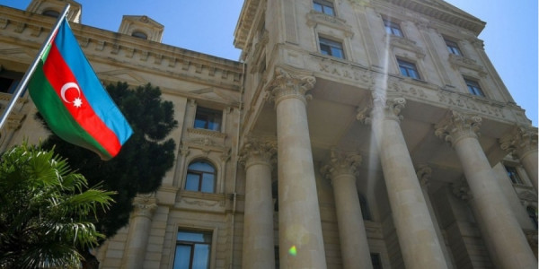 XİN-də diplomatik xidmətə qəbul üzrə müsabiqəyə qeydiyyat davam edir