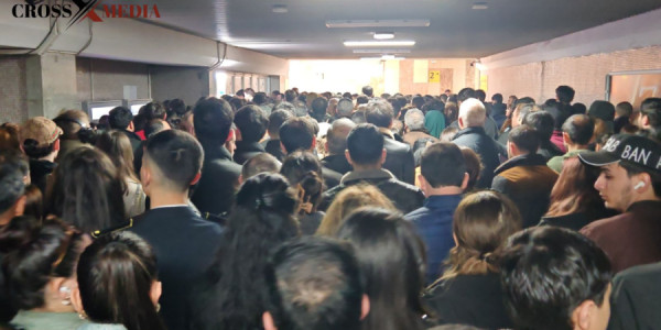 Metroda ciddi sıxlıq müşahidə olunur