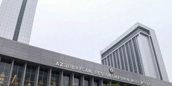 Milli Məclis "Maliyyə icarəsi haqqında" qanun layihəsini müzakirə edir