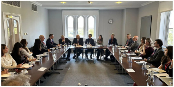 Elçin Əmirbəyov Britaniyada Azərbaycanın Orta Dəhlizdəki strateji rolunu müzakirə edib