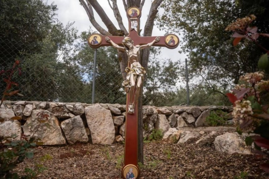 Livanın cənubunda zədələnmiş heykəl dəyişdirildi