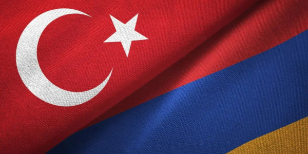 Ermənistan Təhlükəsizlik Şurasının katibi keçmiş Türkiyə lideri ilə görüşüb