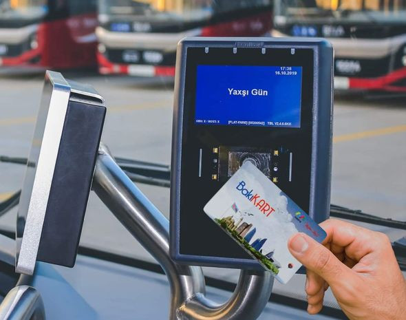 Bu avtobus nağdsız ödənişə keçir