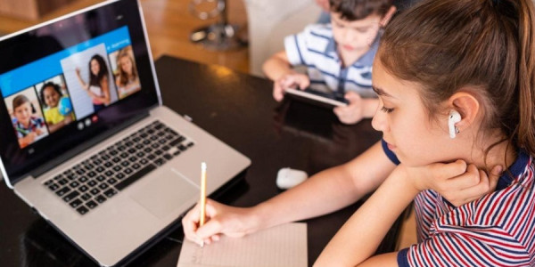 WUF13 müddətində dərslərin distant təşkili təhsilin fasiləsizliyini təmin edəcək