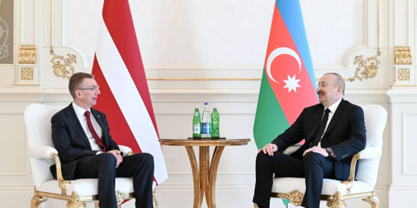 Latviya Bakıda: Enerji və siyasətin kəsişməsi