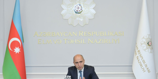 Emin Əmrullayev internat məktəblərinin direktorları ilə görüşüb