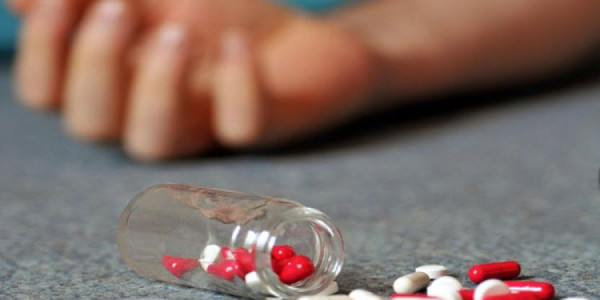 Üç nəfər dərmandan zəhərlənib, biri ölüb