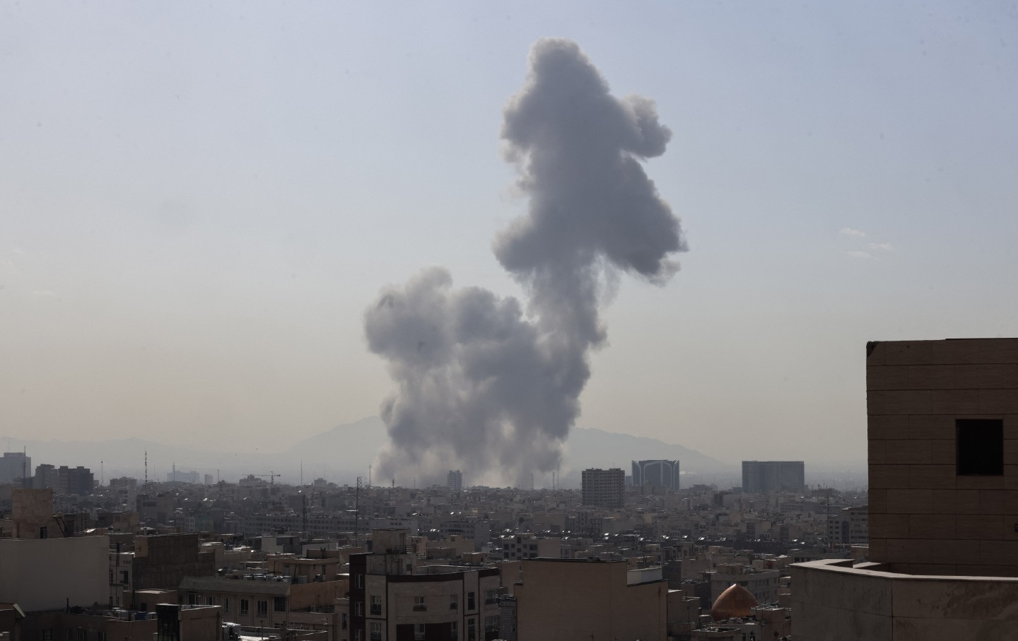 İranda partlayış səsləri EŞİDİLDİ