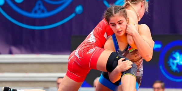 Azərbaycan güləşçisi Günay Qurbanova bürünc medal qazanıb