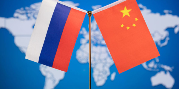 Rusiyanın müdafiə naziri Cinlə əməkdaşlığın genişləndirilə biləcəyinə işarə verib