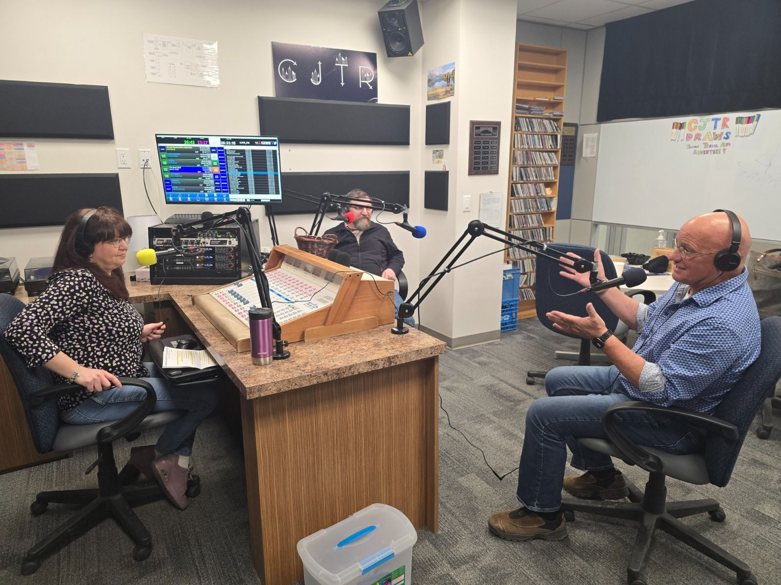 Kanadada azərbaycanlı aparıcının yeni radio proqramı başlayıb3