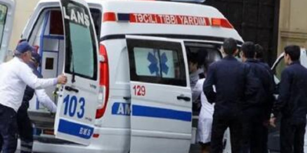 Bakıda məktəbdə sanitar qovşaqda şagird özünə xəsarət yetirib