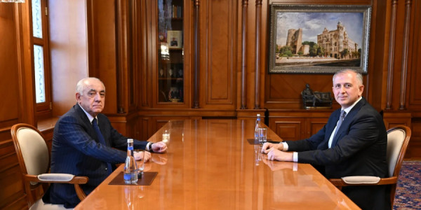 Əli Əsədov Gürcüstanın Azərbaycandakı səfirini səlahiyyətinin bitməsi ilə bağlı qəbul edib