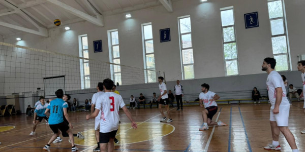 Yasamal rayonunda oğlanlar arasında voleybol turnirinə yekun vurulub