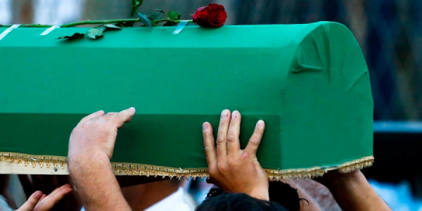 Dostunun yasında VƏFAT ETDİ