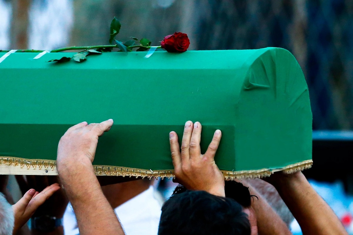 Dostunun yasında VƏFAT ETDİ